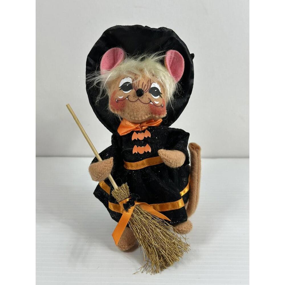Annalee Witch Mouse 6" Black Dress w/ Orange‎ Trim Black Hat & Broom 2011